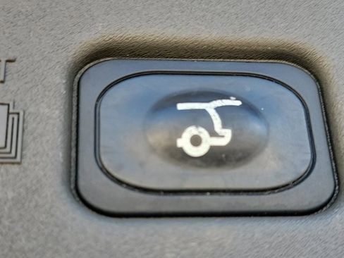 Certified 2024 Lincoln Nautilus Reserve w/ Equipment Group 202A image 12