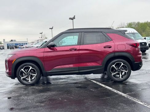 Used 2022 Chevrolet TrailBlazer RS w/ Sun and Liftgate Package FWD image 4