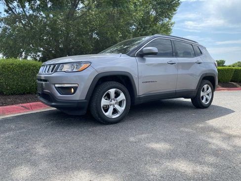 Used 2018 Jeep Compass Latitude w/ Popular Equipment Group AWD/4WD image 11