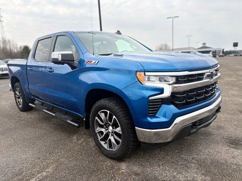 Used 2022 Chevrolet Silverado 1500 LT AWD/4WD image 9