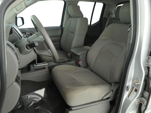 Used 2019 Nissan Frontier SV w/ Value Truck Package image 11