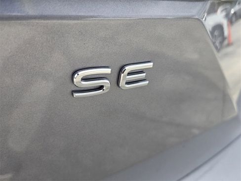 Certified 2025 Volkswagen Atlas SE w/ Panoramic Sunroof Package image 15