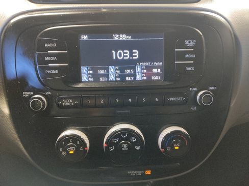 Used 2017 Kia Soul image 25