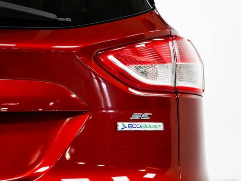 Used 2015 Ford Escape SE image 25