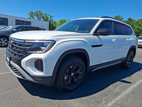 New 2026 Volkswagen Atlas Peak Edition AWD/4WD image 2