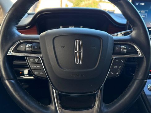 Used 2023 Lincoln Nautilus Reserve w/ Luxury Package image 26