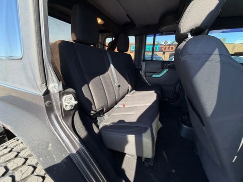 Used 2018 Jeep Wrangler Unlimited Sport S AWD/4WD image 13