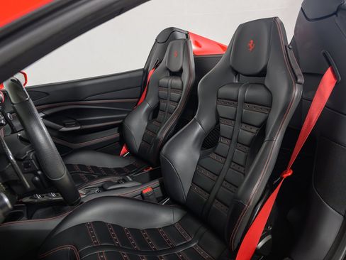 Used 2022 Ferrari F8 Tributo RWD image 27