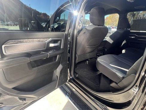 Used 2024 RAM 2500 Big Horn w/ Safety Group image 21