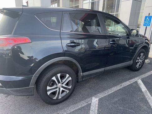 Used 2017 Toyota RAV4 LE image 5