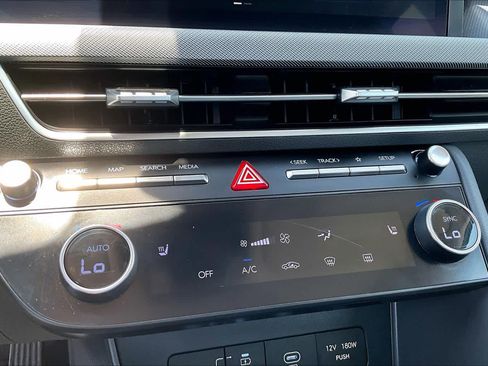 Used 2025 Hyundai Sonata SEL FWD image 30