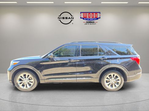Used 2020 Ford Explorer XLT w/ Equipment Group 202A AWD/4WD image 5