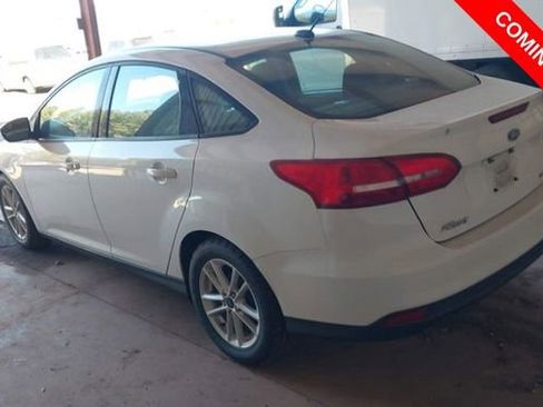 Used 2017 Ford Focus SE image 3