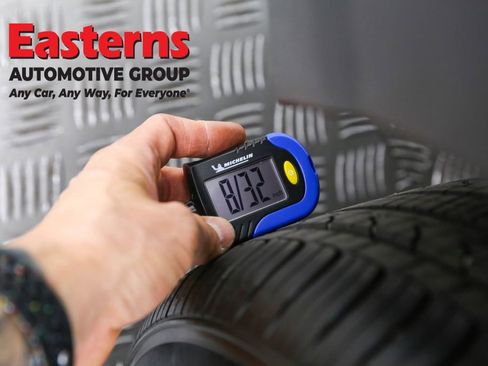 Used 2025 Hyundai Venue SEL image 30