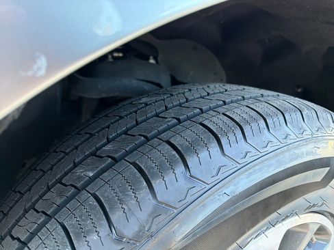 Used 2021 Ford Expedition XLT image 12