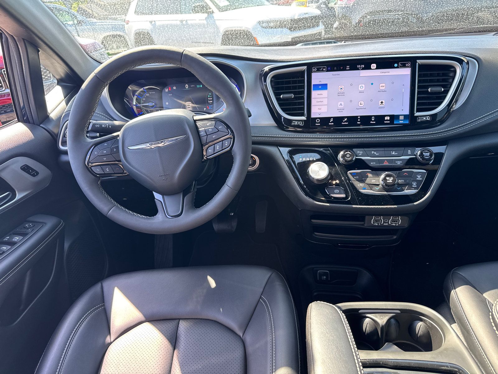 Used 2024 Chrysler Pacifica Limited FWD image 8