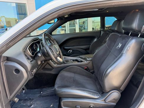 Used 2016 Dodge Challenger R/T Scat Pack RWD image 15