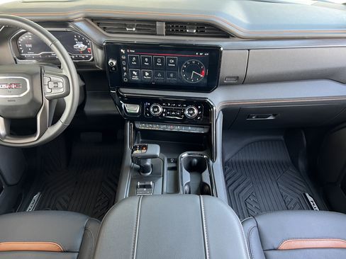 Used 2025 GMC Sierra 1500 AT4 w/ AT4 Premium Package AWD/4WD image 32