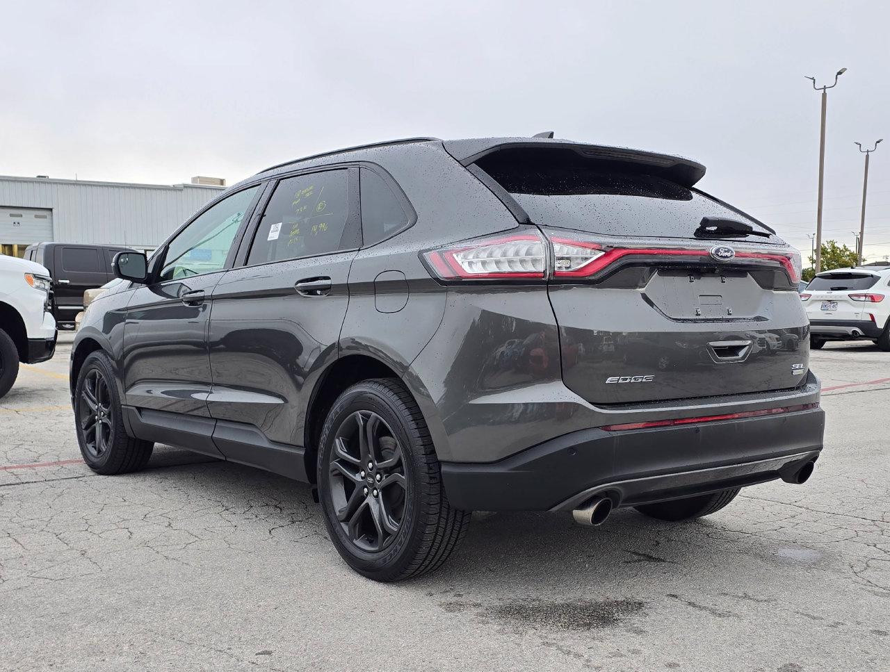 Used 2018 Ford Edge SEL w/ Equipment Group 201A FWD image 4