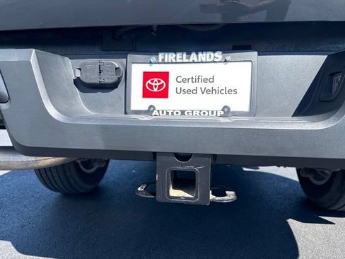 Certified 2024 Toyota Tacoma SR AWD/4WD image 9