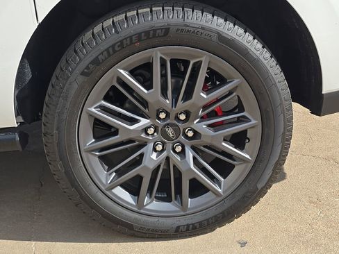 New 2025 Ford Expedition Max Platinum w/ Stealth Performance Package image 32