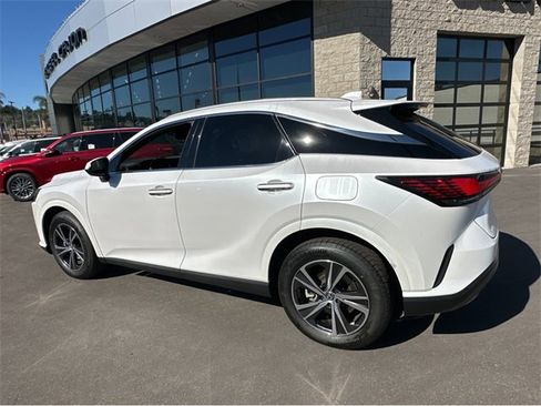 Used 2023 Lexus RX 350 Premium image 4