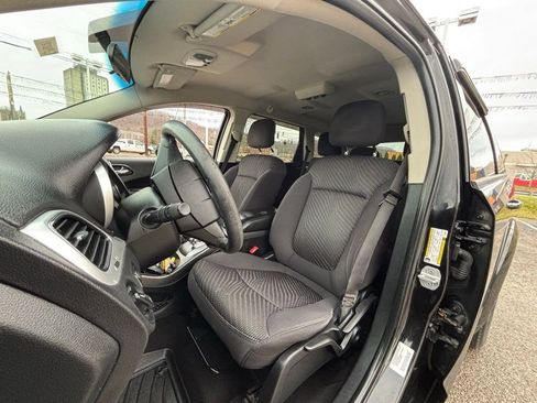 Used 2012 Dodge Journey SXT w/ Flexible Seating Group image 9