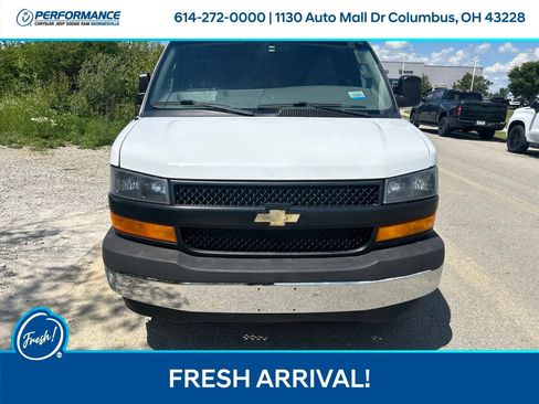 Used 2018 Chevrolet Express 2500 Extended RWD image 9