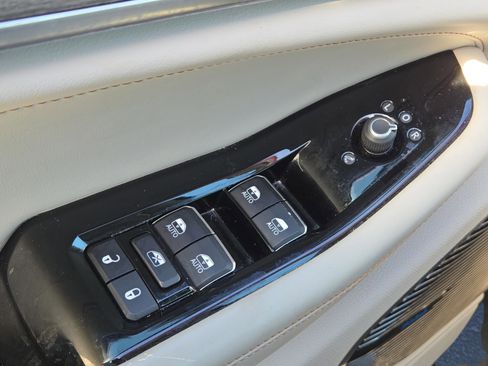 Certified 2021 Jeep Grand Cherokee L Overland w/ Advanced Protech Group III image 15