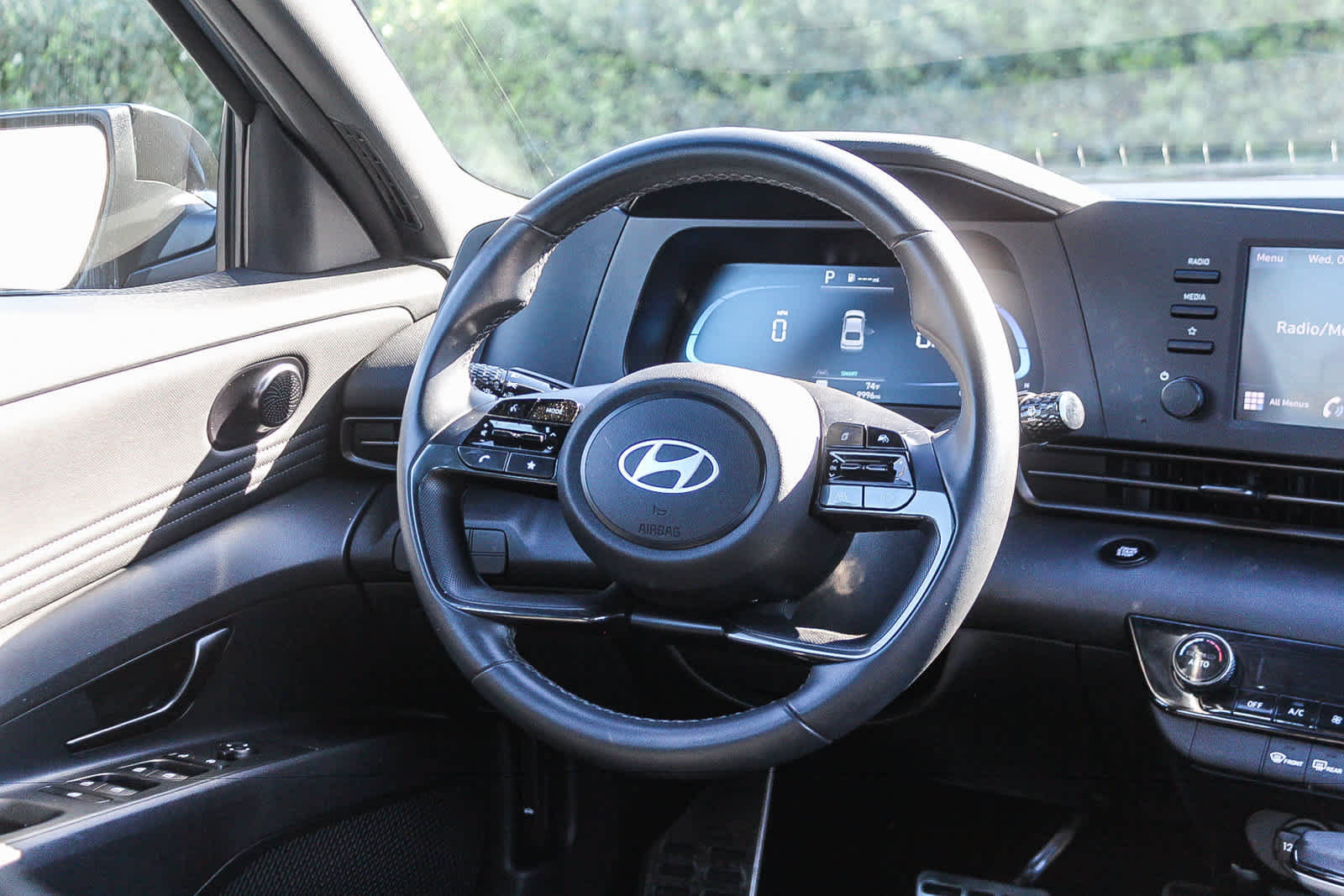 Certified 2025 Hyundai Elantra Sport FWD image 19