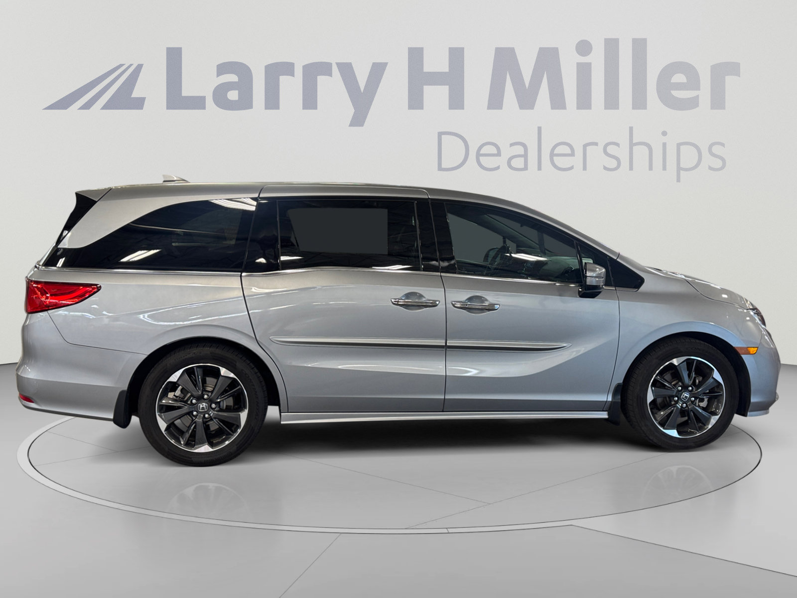 Used 2023 Honda Odyssey Elite image 6
