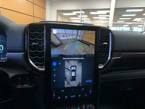 New 2025 Ford Ranger Lariat w/ FX4 Off-Road Package image 17