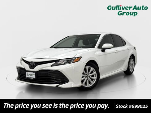 Used 2019 Toyota Camry LE FWD image 1