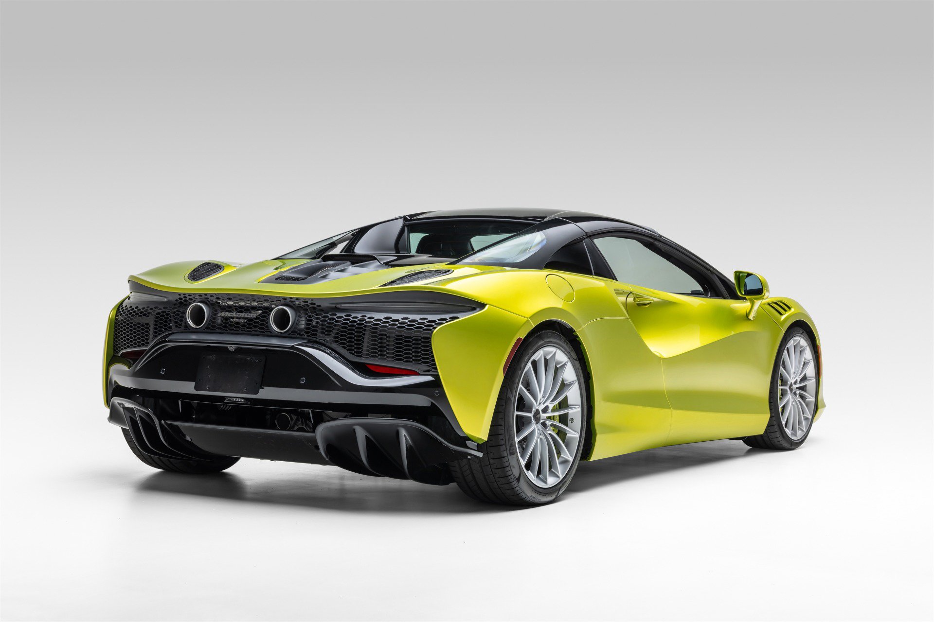 Used 2025 McLaren Artura Spider RWD image 71