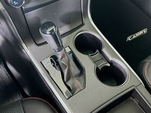 Used 2017 Toyota Camry SE image 23