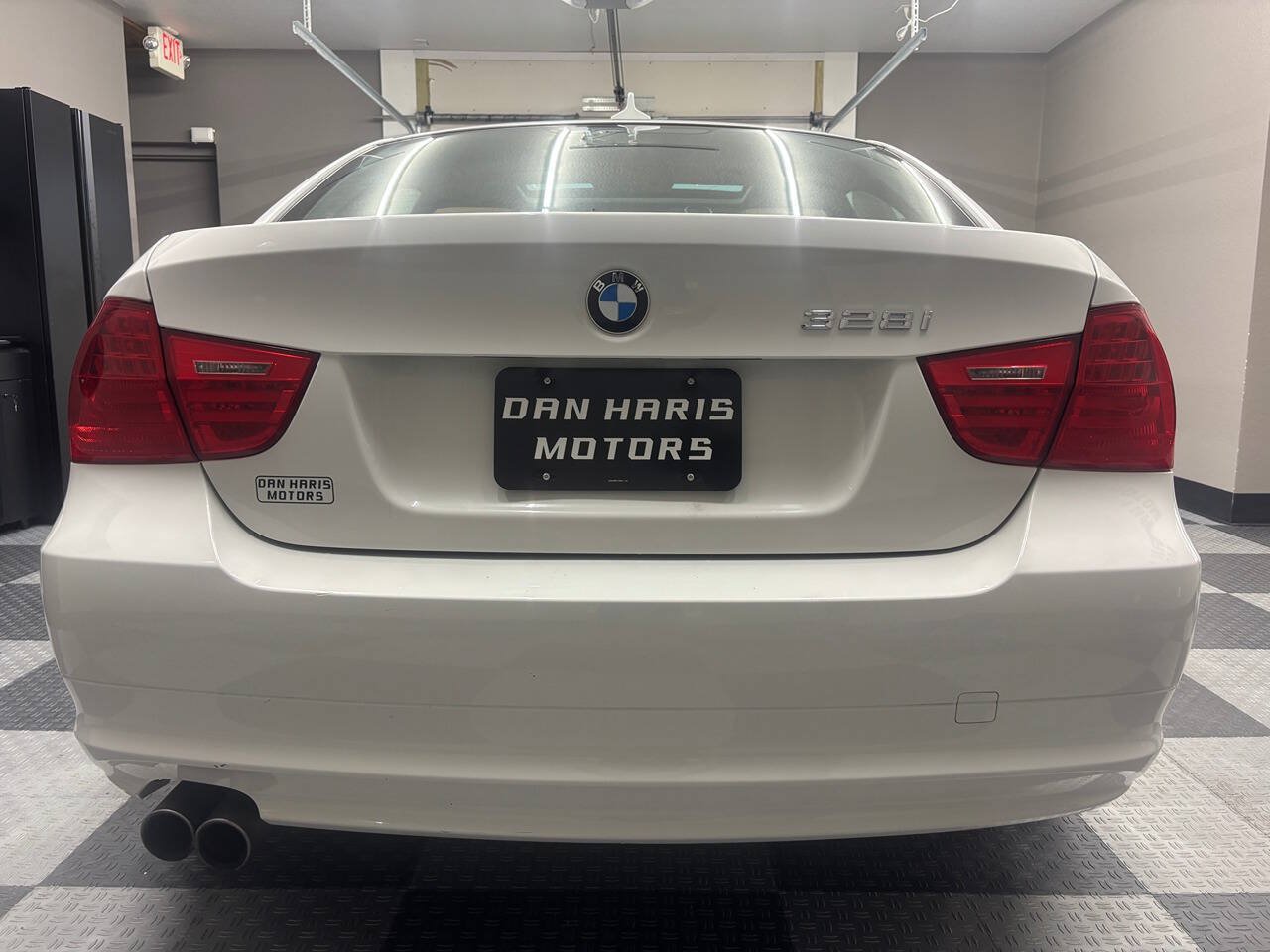 Used 2011 BMW 328i xDrive Sedan AWD/4WD image 11