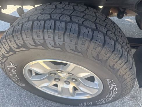 Used 2018 Chevrolet Silverado 1500 LT w/ LT Convenience Package image 9