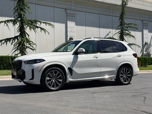 Used 2026 BMW X5 xDrive40i AWD/4WD image 11