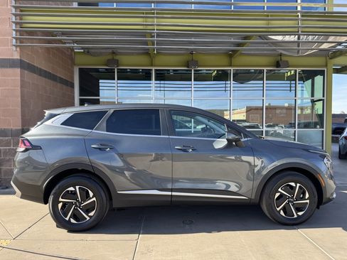 Used 2023 Kia Sportage LX image 9