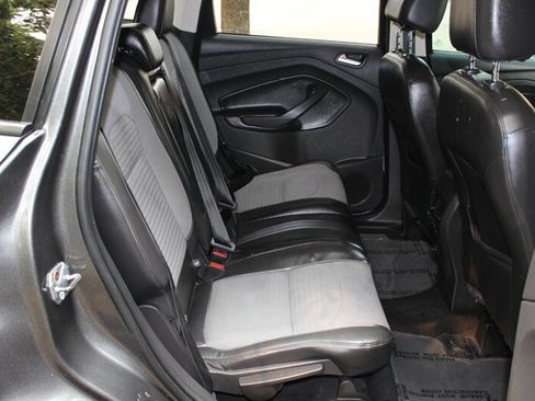 Used 2017 Ford Escape SE w/ SE Sport Appearance Package AWD/4WD image 16