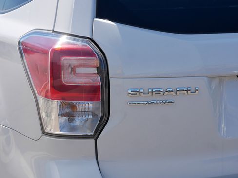 Used 2017 Subaru Forester 2.5i Premium AWD/4WD image 17