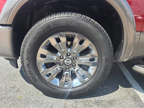 Used 2018 Nissan Titan Platinum Reserve w/ Platinum Utility Package AWD/4WD image 11