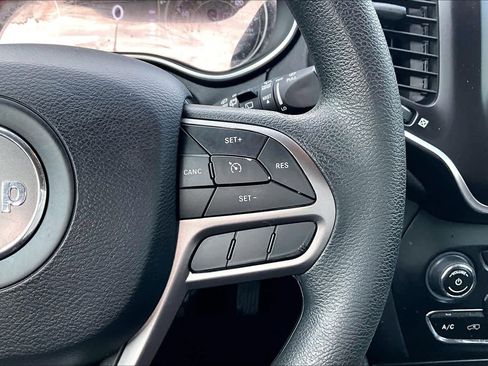 Used 2020 Jeep Cherokee Latitude image 24