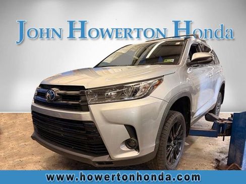 Used 2019 Toyota Highlander SE AWD/4WD image 3