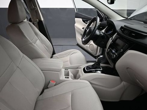 Used 2022 Nissan Rogue Sport SL w/ Premium Package FWD image 18