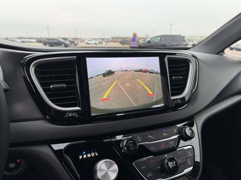 New 2026 Chrysler Voyager LX image 27