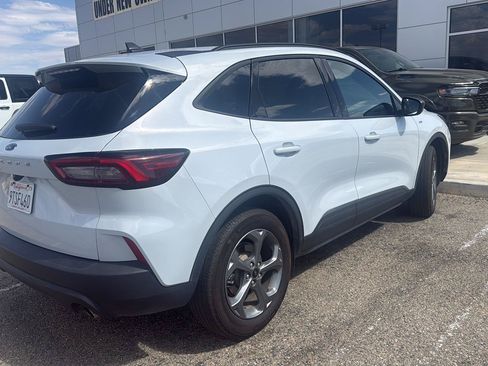 Used 2025 Ford Escape ST-Line FWD image 7