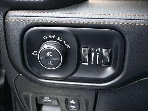 Used 2021 RAM 1500 Limited AWD/4WD image 38