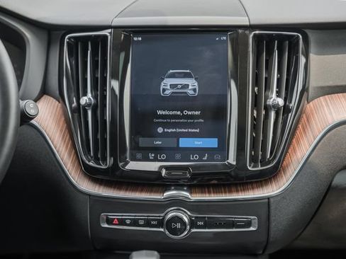 Certified 2023 Volvo XC60 B5 Plus w/ Climate Package AWD/4WD image 22