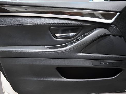 Used 2015 BMW 528i xDrive Sedan AWD/4WD image 9